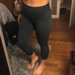 Dark Grey Wonder Under Cropped HR Tight!
